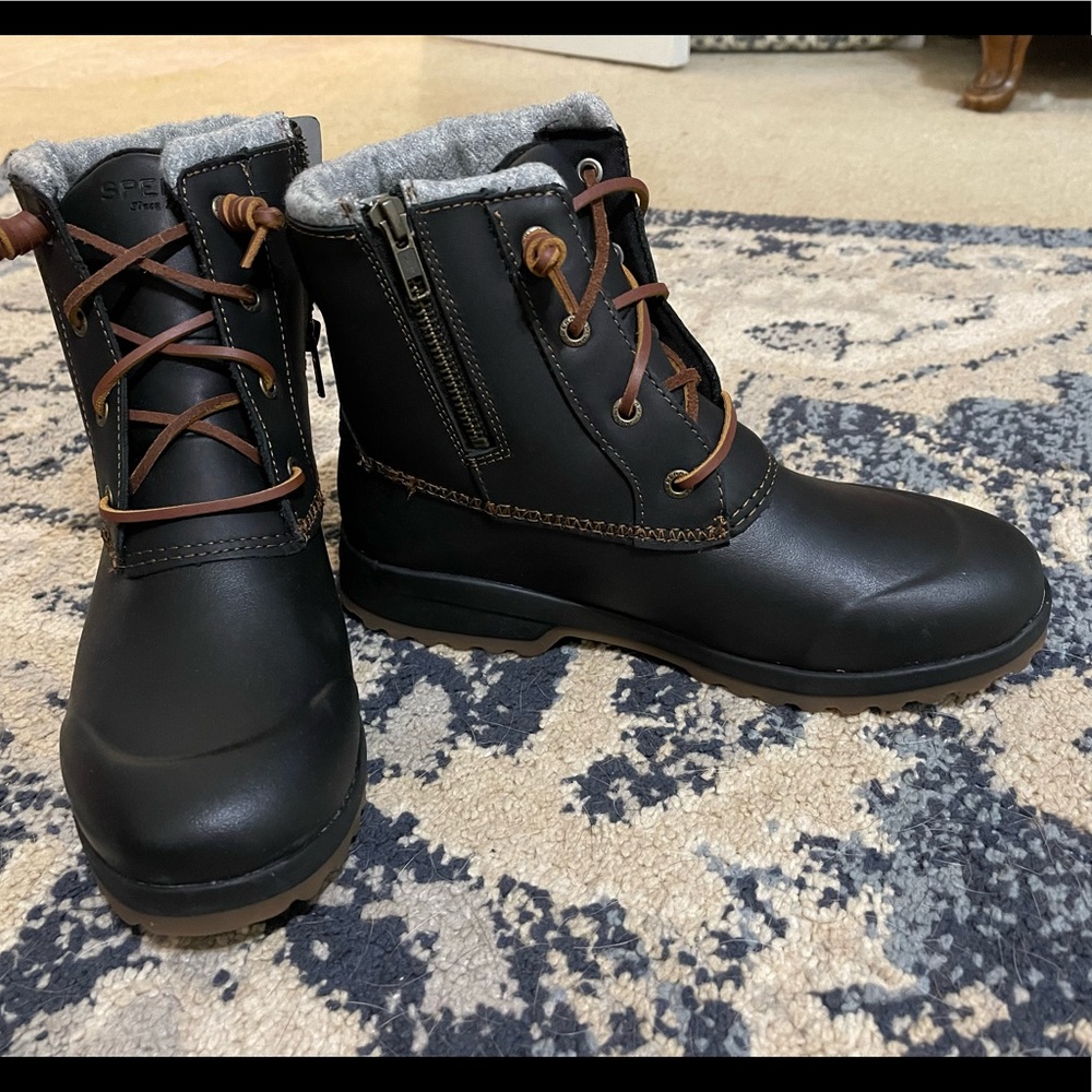 Sperry duck boots - NWOT, never worn